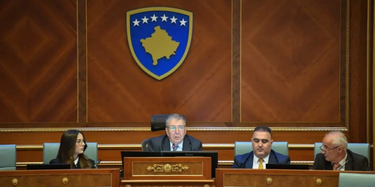 Deputeti i VV-së e quan “fontanë dëshirash” që Bogujevci apo Selimi të propozohen për Kryetare të Kuvendit