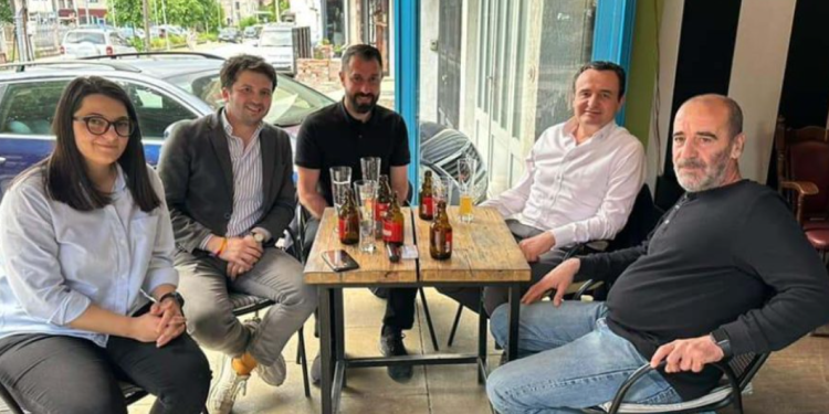 Dikur pinte birrën “Crudo” të Devollve, sot partia e tij bëri thirrje për bojkot të produkteve të kësaj kompanie