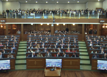 Salla plot me deputetë, Avni Dehari nuk e hedh në votim raportin – shmangie apo strategji?