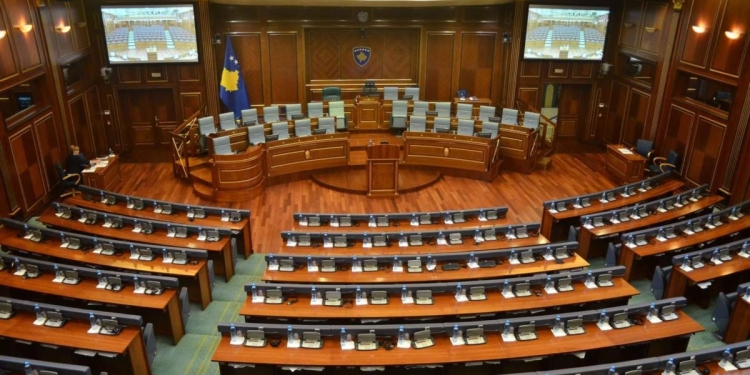 Një varg pikëpyetjesh para seancës konstituive të Kuvendit të Kosovës