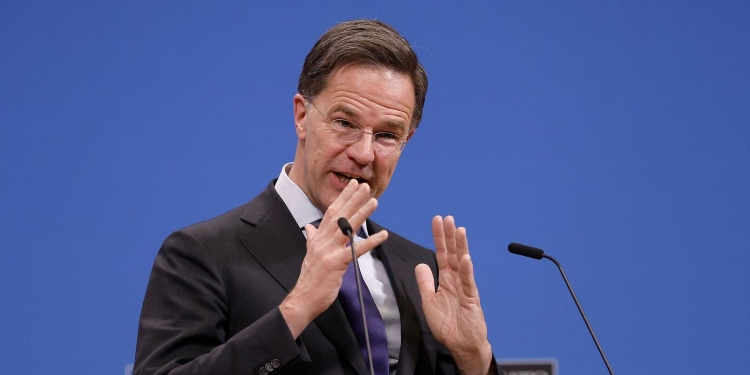 Rutte: Manovrat ushtarake të Kinës janë shqetësuese