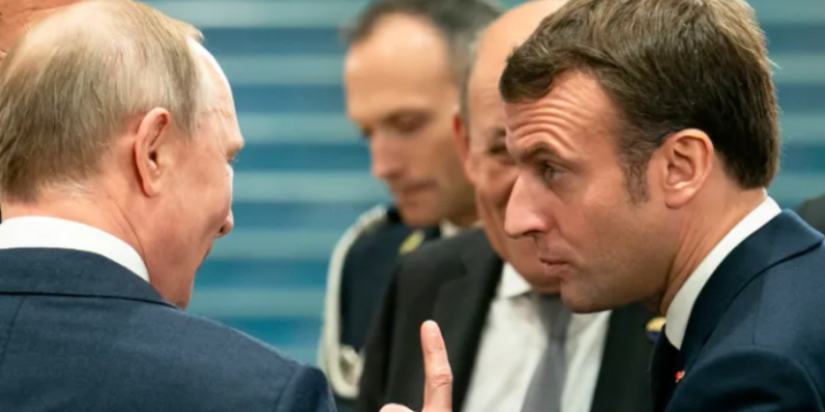 Macron: Putin po gënjen se dëshiron paqe në Ukrainë