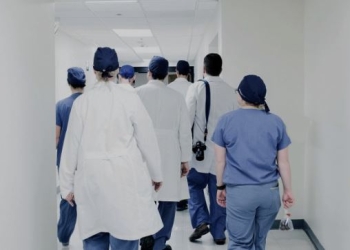 OBSH: Çdo 2 minuta një nënë humbet jetën nga shkaqe të parandalueshme