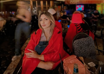 Lindi dhe u rrit në Stamboll, gazetarja me prejardhje nga Kosova: E kam pas babën patriot, kurrë s’ka folë me ne turqisht