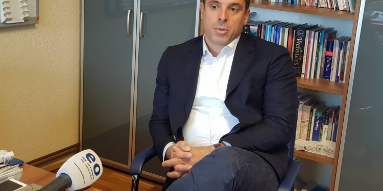 Naim Rashiti: Kosova po dërrmohet nga krizat politike