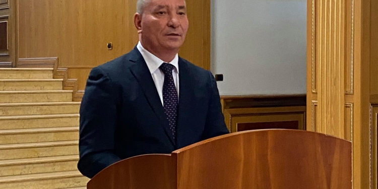 Lekaj i ashpër me VV’në: Konstituoni Kuvendin e mos folni broçkulla