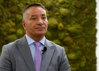 Kurti dhe Ministrat e tij po vazhdojnë të dalin në zyrë, Pal Lekaj kërkon ndërhyrjen e Prokurorisë