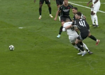 UEFA me komunikatë, sqaron arsyen përse u anulua penalltia e Real Madridit