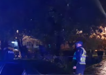 Vetura përfundon në kanal në rrugën Milot-Thumanë, lëndohet rëndë një person