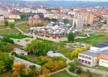 Shovinizmi i fshehur pas religjionit: Rasti i kishës në oborrin e Universitetit të Prishtinës