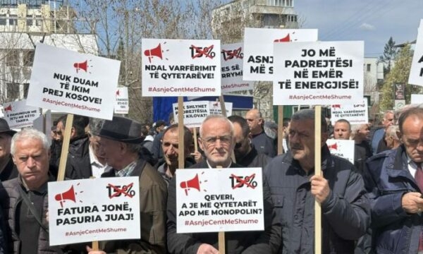 Sot protestë kundër shtrenjtimit të rrymës