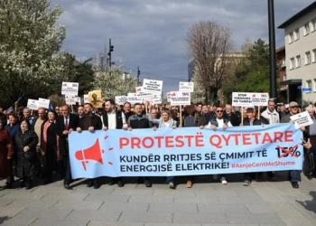 “Asnjë cent më shumë” – protestohet sot sërish kundër shtrenjtimit të rrymës