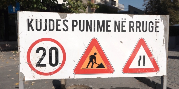 Sot mbyllet përkohësisht për qarkullim rruga Dollc-Gjakovë