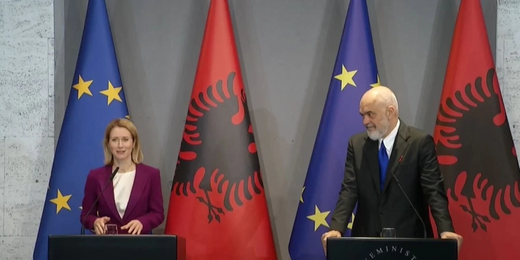 Batuta e Ramës me Kallasin: Ne kishim diellin dhe ti solle të ftohtin nga Brukseli