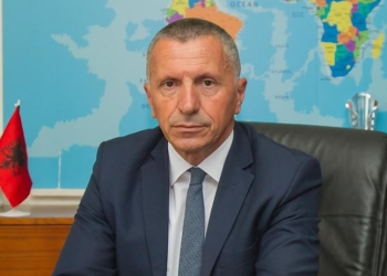 Kamberi refuzon ftesën e Vuçiq: Shqiptarët nuk do marrin pjesë në konsultimet për qeverinë e re