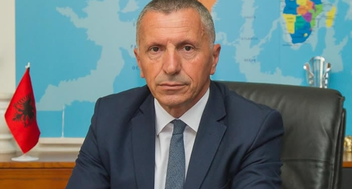 Kamberi refuzon ftesën e Vuçiq: Shqiptarët nuk do marrin pjesë në konsultimet për qeverinë e re