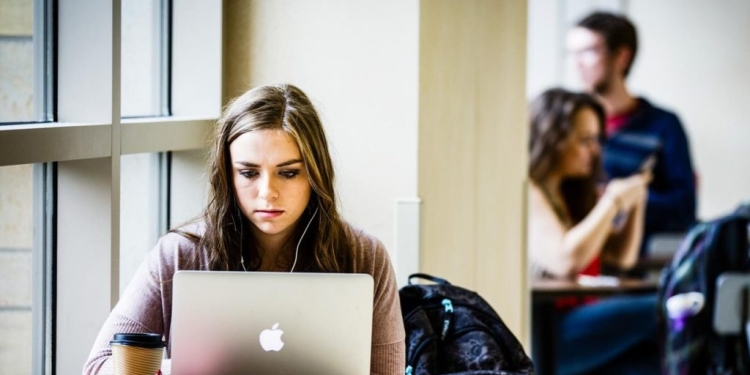 Punët me kohë të pjesshme të japin një pagë, por dëmtojnë karrierën