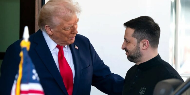 Zelensky i kërkon Trump të vizitojë Ukrainën përpara marrëveshjes me Rusinë