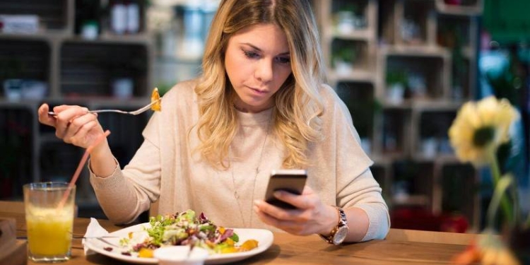 Shenjat që tregojnë se po ushqeheni keq