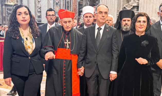 Osmani dhe Begaj bëjnë homazhe për Papën Françesku në Vatikan