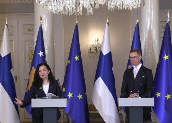 Osmani ndan dekoratë për ushtrinë finlandeze si shenjë falënderimi për shërbimin në Kosovë