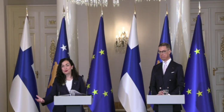 Osmani ndan dekoratë për ushtrinë finlandeze si shenjë falënderimi për shërbimin në Kosovë