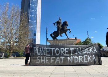 Sot protestë në Prishtinë, “Për 1 Maj të mos festojmë, por të protestojmë”