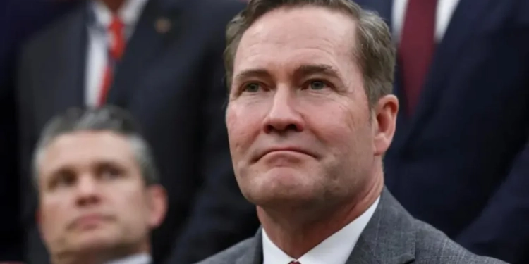 Pas rrjedhjes së bisedave sekrete, këshilltari i Trump për sigurinë kombëtare largohet nga posti