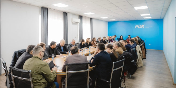 PDK: Po dialogut, por qeveria e re veç me partitë opozitare