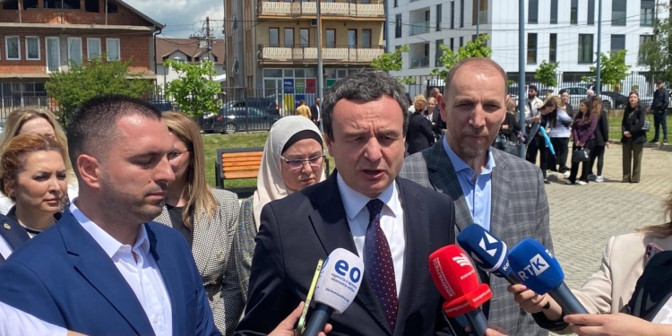 Kurti u shpreh lavdi dëshmorëve, por asnjë fjalë për politikë