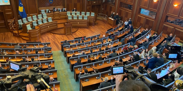 Pas pak vazhdimi i 12-të i seancës konstituive