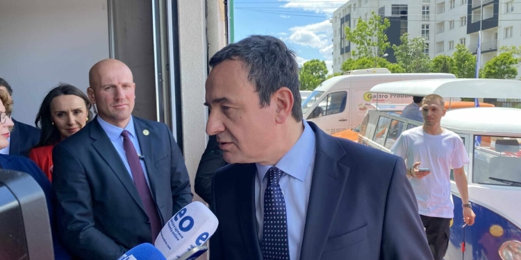 Kurti s’flet për bastisjet në Ministrinë e Bujqësisë