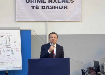 Certifikohen 19 nxënës të arsimit dual në Qendrën e Kompetencës “Shtjefën Gjeçovi”, Kurti: Ky model afron të rinjtë me tregun e punës