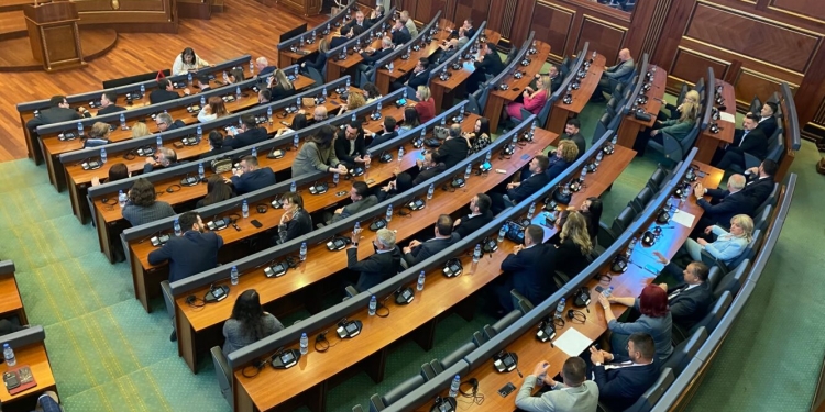 Prova e dhjetë për konstituimin e Kuvendit, pas pak nis seanca
