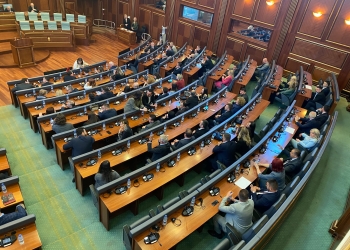 VV u konsultua para seancës së Kuvendit