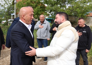 Medës i vdes nëna, Haradinaj i shkon për ngushëllime