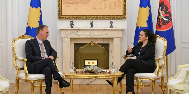 Osmani takon Limaj, diskutojnë për konstituimin e Kuvendit