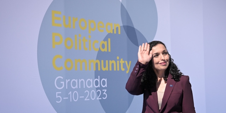 Osmani përfaqëson Kosovën në samitin e gjashtë të liderëve të Komunitetit Politik Evropian në Tiranë
