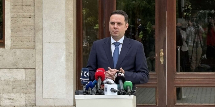 Abdixhiku: Asnjë lëvizje e Kurtit nga dëshirat partiake, ky takim nuk ka kurrfarë kuptimi