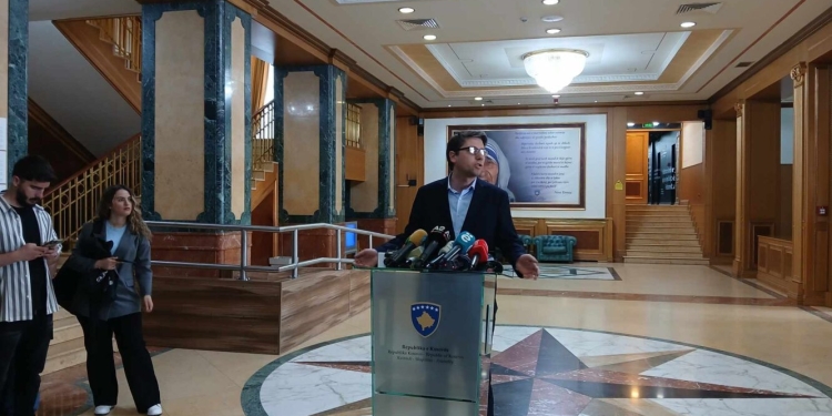 Murati: VV e ka ftuar LDK-në për koalicion, nuk mund të bllokohet Kuvendi për një fjalë
