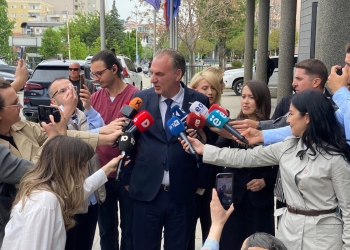 Limaj: S’votojmë fshehtë, kundër rregullave e praktikës parlamentare