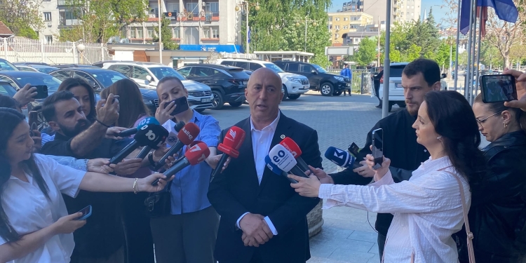 Haradinaj: Kam dëgjuar që ka përpjekje për një kandidaturë unfikuese