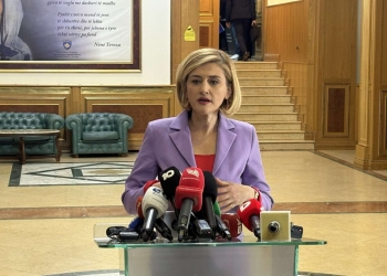 Kusari-Lila: Kurti pranon ftesën e presidentes Osmani, besoj që përgjigja është pozitive