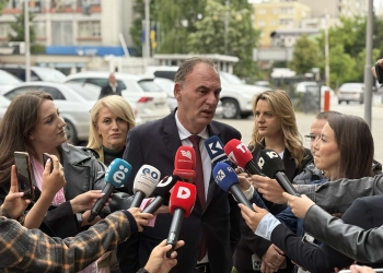 Limaj: S’jam taku me Kurtin, as ftesë s’kemi marrë