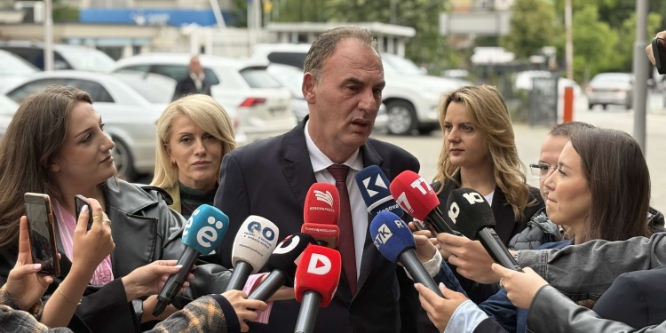 Limaj: S’jam taku me Kurtin, as ftesë s’kemi marrë