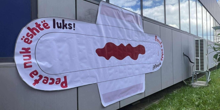 “Peceta nuk është luks”, QIKA me aksion simbolik para Qeverisë