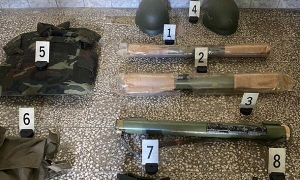 Policia gjen armë në Mitrovicë të Veriut, Sveçla: Terrorizëm i sponsorizuar nga Serbia