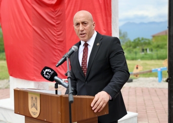 Haradinaj përuron lapidarin e Dëshmorëve dhe Martirëve në Pejë: E shenjtë është liria në këtë tokë