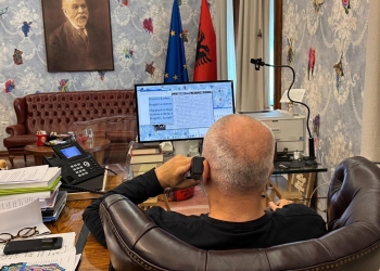 Hashim Thaçi e thërret nga Haga në telefon Edi Ramën: Komandanti ishte në formën më të mirë