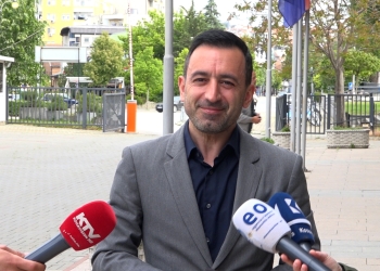 Basha ironizon kërkesat për ndërrim kandidati: Nuk ndërrohet lojtari se ashtu do kundërshtari